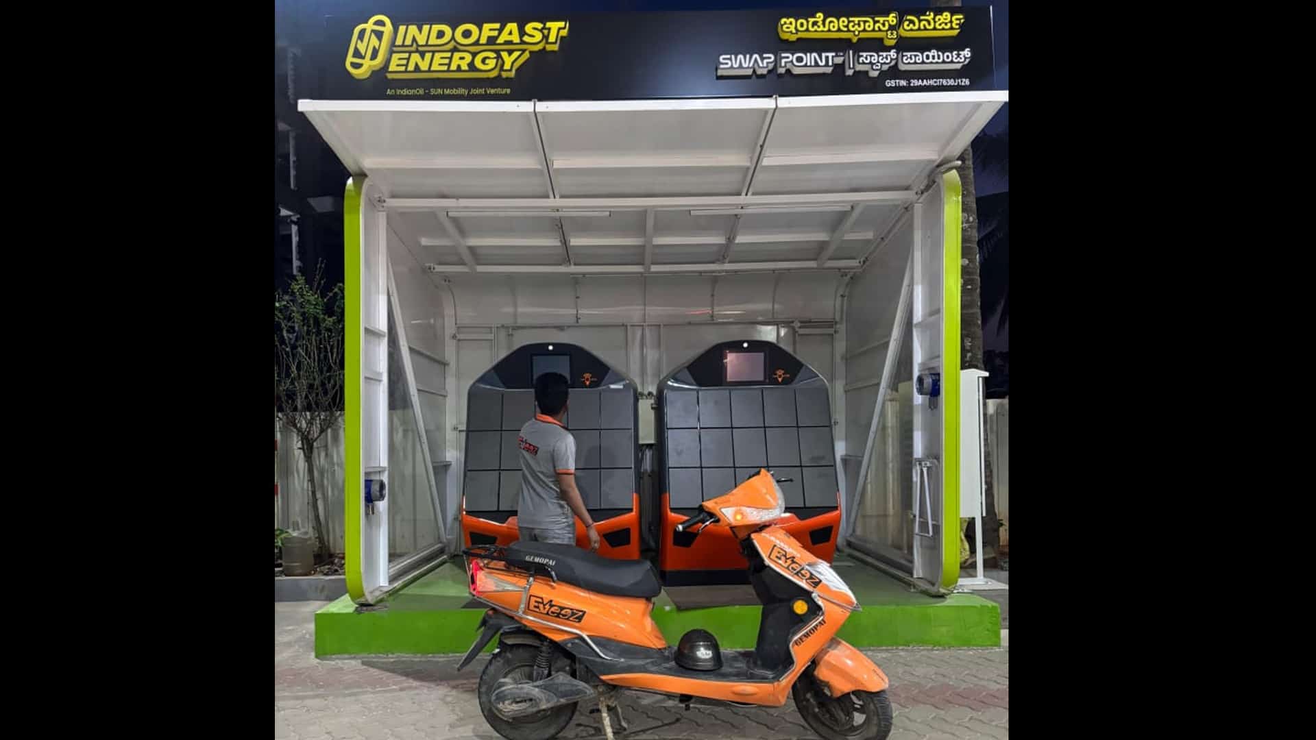 Indofast Energy and EVeez Partner to Deploy 20,000 E-Bikes and Expand Battery-Swapping Network Across India